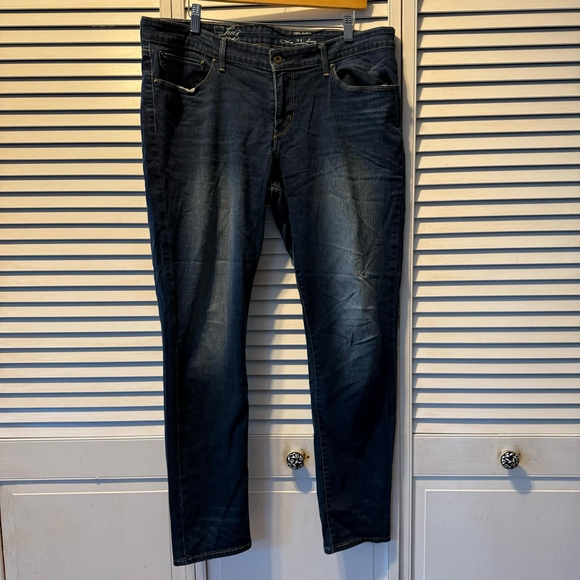 Levi's Denim - Levi's Women's Jeans Size 34 Dark Blue